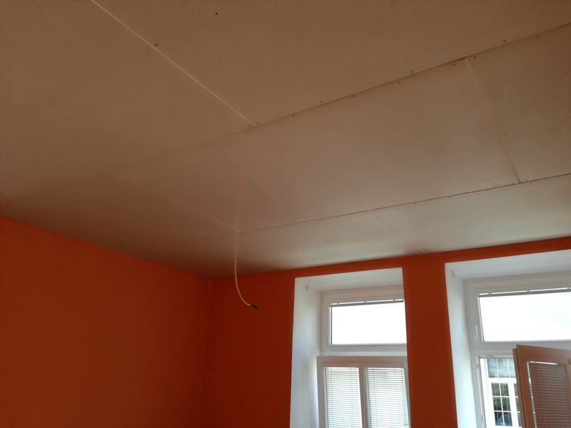 Snižování stropů sádrokartonem