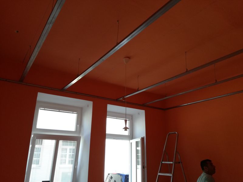 Snižování stropů sádrokartonem